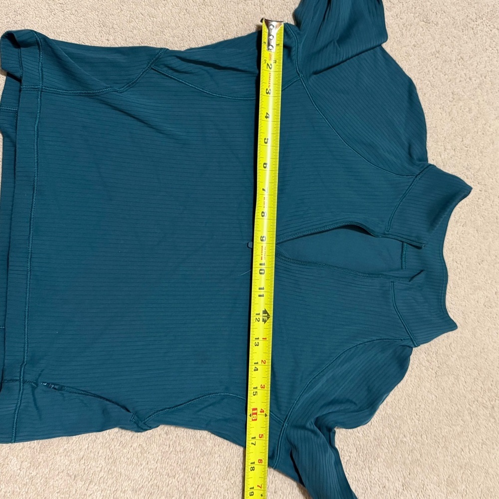 Lululemon athletica its rulu run cropped half zip size 8 euc - Picture 4 of 5